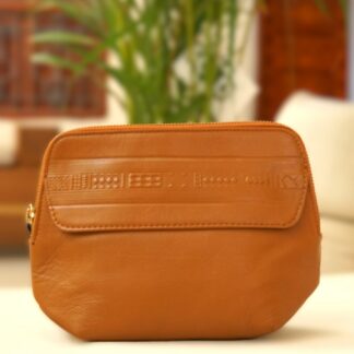 Leather bag with Sadu patterns