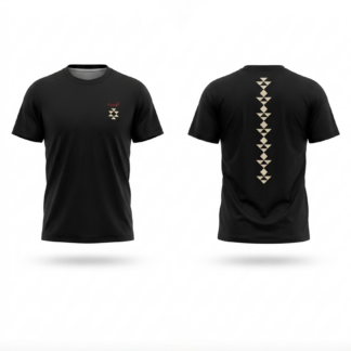 تي شيرت أسود بنقشة الرقوم